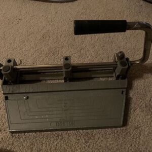 Boston Heavy Duty 3 Hole Punch